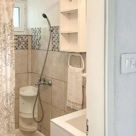 One-bedroom In 아파트 *