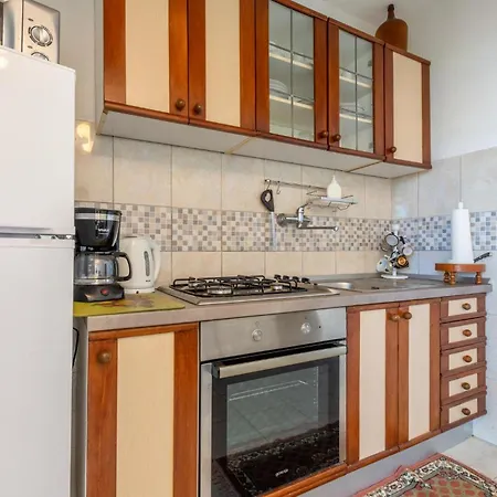 Amazing In With Kitchen Apartment