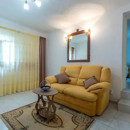 One-bedroom In 아파트 *