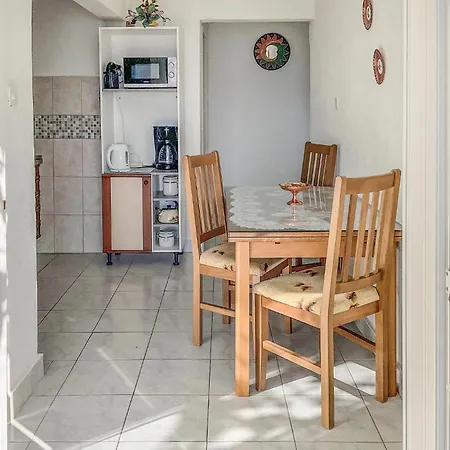 Amazing In With Kitchen *