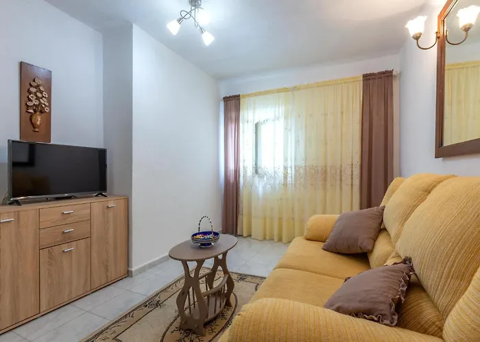 One-bedroom In * Sućuraj